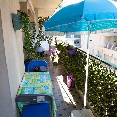 Chill Out Apartment, 2 Mins From Beach Nice Bagian luar foto